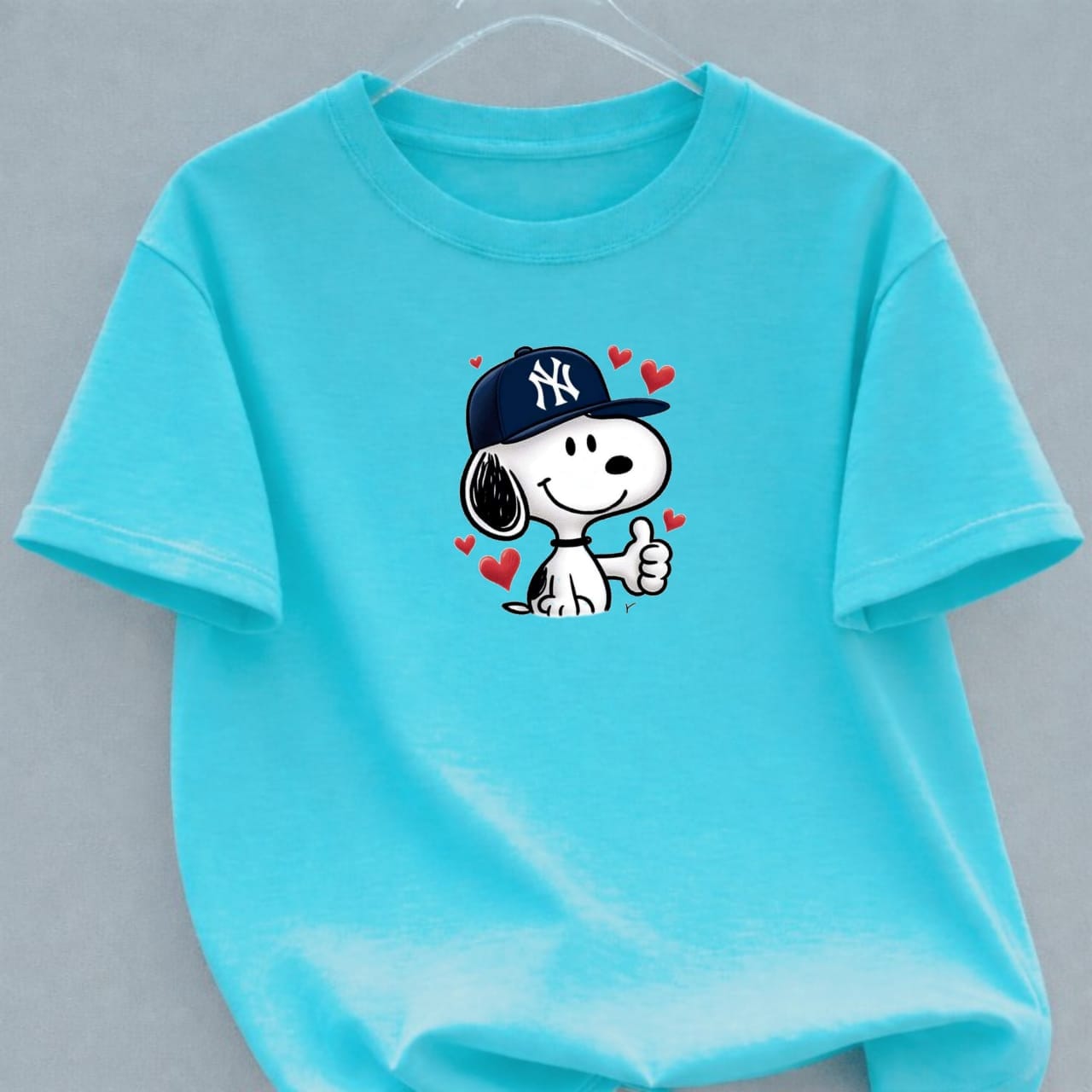 SNOOPY -MEDIUM STICKER